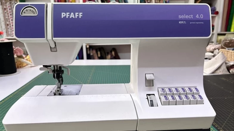 Pfaff Select 4.0 Sewing Machine Banner Photo
